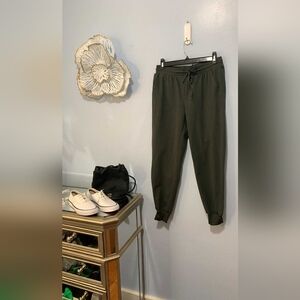 Rachel Zoe Jogger Style